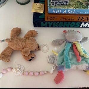 Set of 3 GUC Pacifier holders - silicone and soft cotton stuffed animals